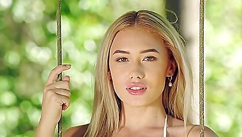 She's arad unlockedy zoing for cock