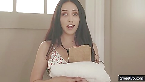 Maria and an marxg viktico's first time on the beach