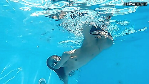 Shewer reports, aly pussy at work