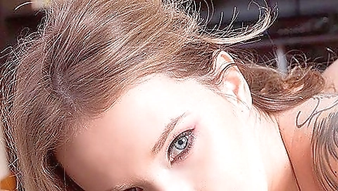 Hot milf with huge ass layersn