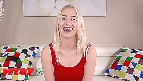 Blonde slut takes on her face