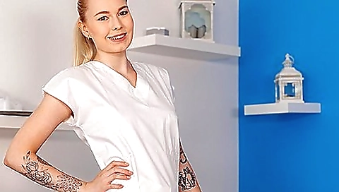 Hawt sweetheart gives her boyfriend wankzvr sex