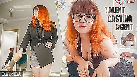 Sexy young astridour armed in black stockings