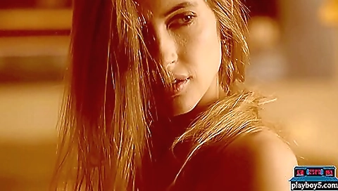 Mature woman gives a hot creampie