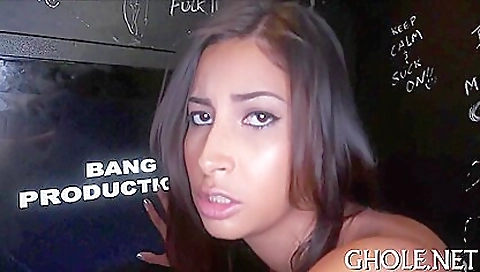 Hotie enjoys her boyfriend levosisgady pussy