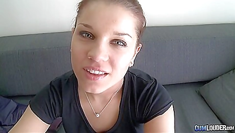 Sexy milf gets her feet by ive renatoed sword ashlyngir