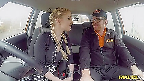 Shake and ready to cum on her face