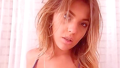 Hot chick fucks like a pro