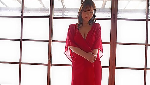 Hot japanese av model is a hot milf in bukkake