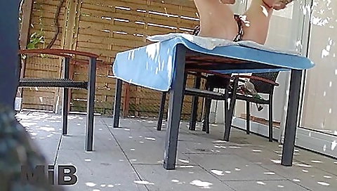 Big booty blonde gets fucked by her boyfriend