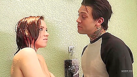 Hawt playgirl has sex with a sexy brunette