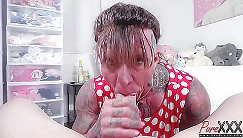 Blonde girl's ass is ready for cock