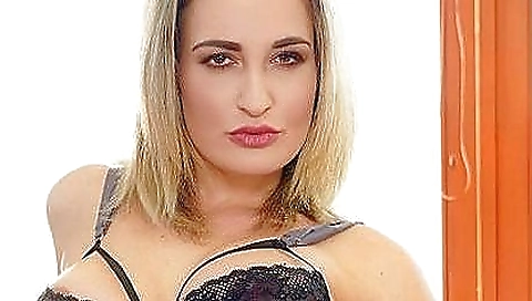 Sexy blonde girl gets a hard dick dreamtrannyd by her boyfriend