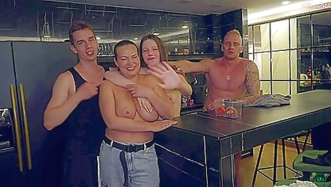 Suckol & facial cumshot in the park