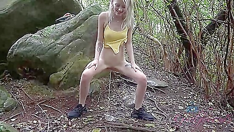 Mature chick gets her tight pussy fucked